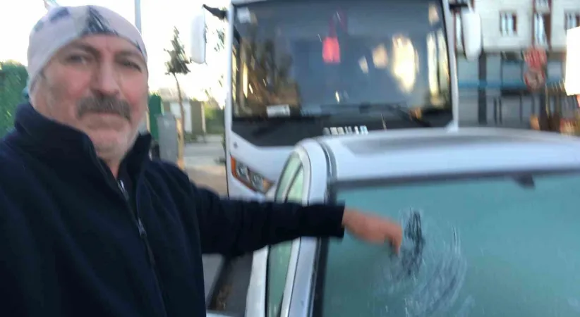 Kars sabaha buzla uyandı: Eksi 7 derecede araçların camları dondu