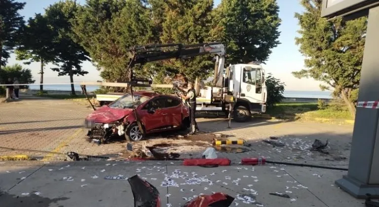Kartal’da kontrolden çıkan araç takla attı: 1 yaralı
