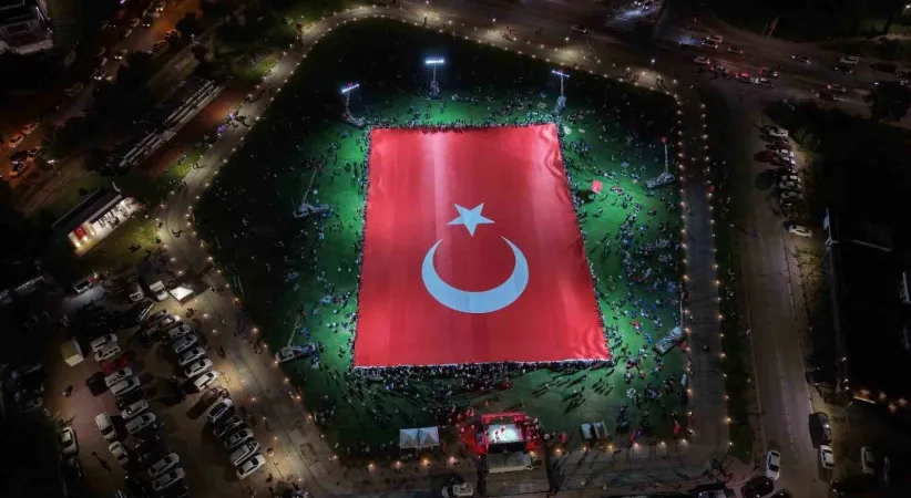 Kayseri’de dünyanın en büyük Türk bayrağı açıldı