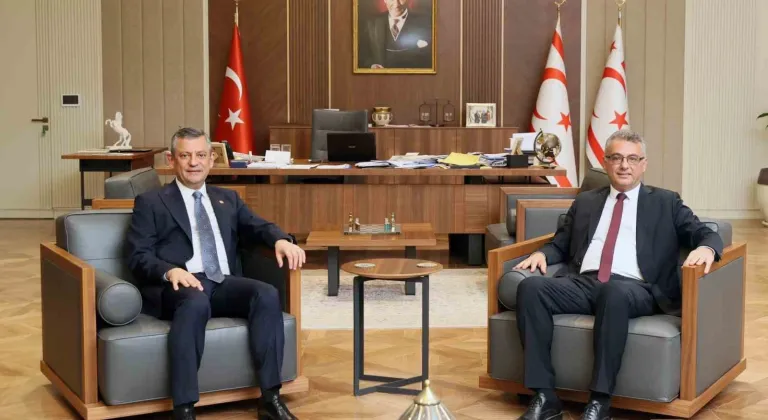 KKTC Cumhurbaşkanı Erhürman, CHP Genel Başkanı Özel’i kabul etti