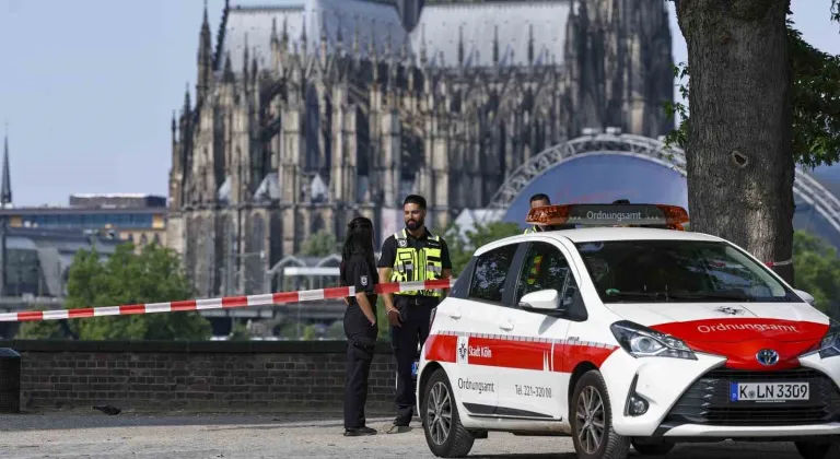 Köln’de 2. Dünya Savaşı’ndan kalma bombalar nedeniyle 20 bini aşkın insan tahliye edildi