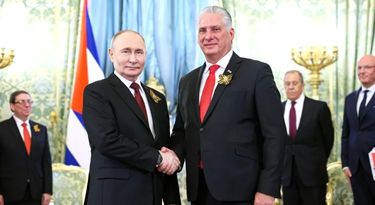 Küba’dan petrol tankeri gönderen Rusya’ya teşekkür