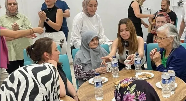 Kütahya’da öğrencilerden huzurevi sakinlerine egzersiz uygulaması