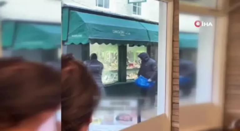 Londra’da herkesin gözleri önünde kuyumcu soygunu