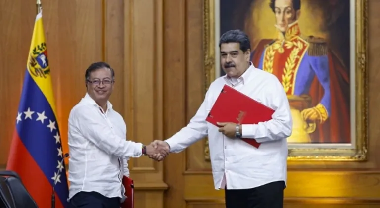 Maduro’dan Kolombiya’ya "mükemmel birlik" çağrısı