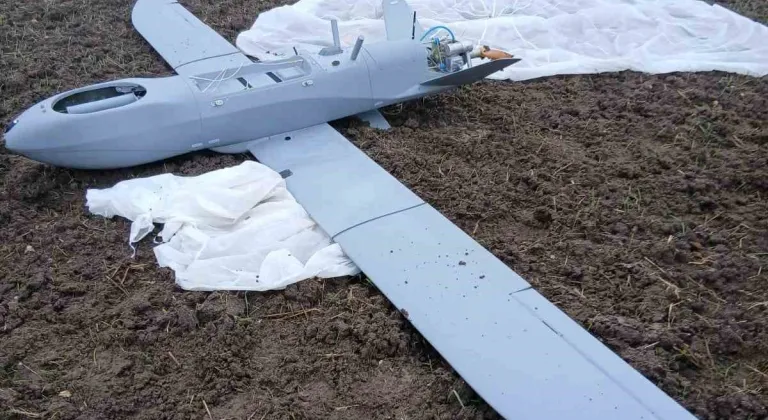 Manyas’ta boş araziye İHA düştü