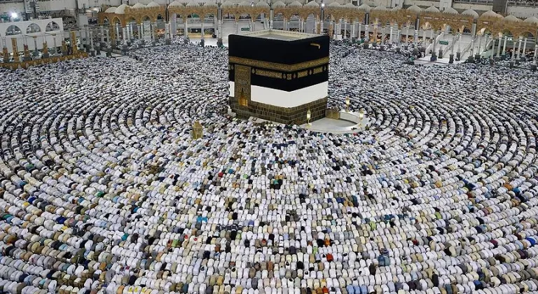 Mekke’de 1,67 milyon hacı bayram namazı kıldı