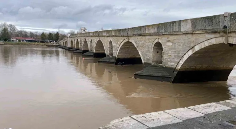 Meriç ve Tunca nehirlerinde su seviyesi yükseldi