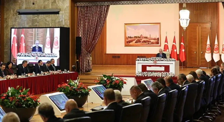 MHP "Terörsüz Türkiye" sürecine ilişkin komisyon raporunu TBMM Başkanlığı’na sundu