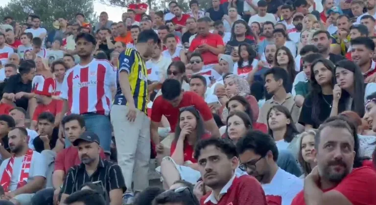 Milli heyecanı 2 bin 500 yıllık antik tiyatroda yaşadılar