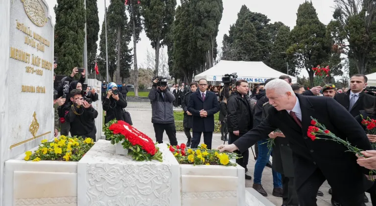 Mehmet Akif Ersoy, İstiklal Marşı’nın kabulünün 105’inci yılında kabri başında anıldı