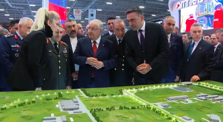 Milli Savunma Bakanı Yaşar Güler, SAHA EXPO’da sergilenen teknolojileri inceledi
