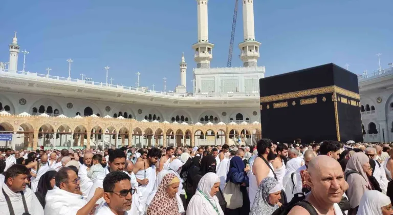 Miraç Kandili'nde Kâbe milyonlarca Müslümanın buluşma noktası oldu