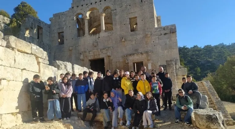 Mut Alahan Manastırı yerli ve yabancı turistlerin ilgi noktası oldu