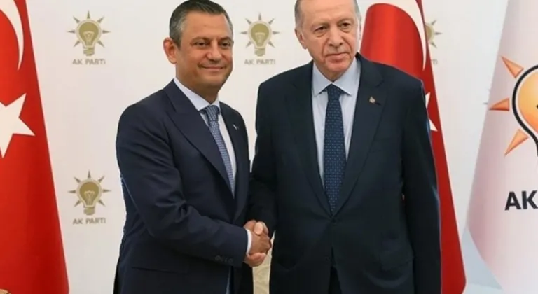 Cumhurbaşkanı Erdoğan, Özgür Özel'e 500 bin TL'lik tazminat davası açtı