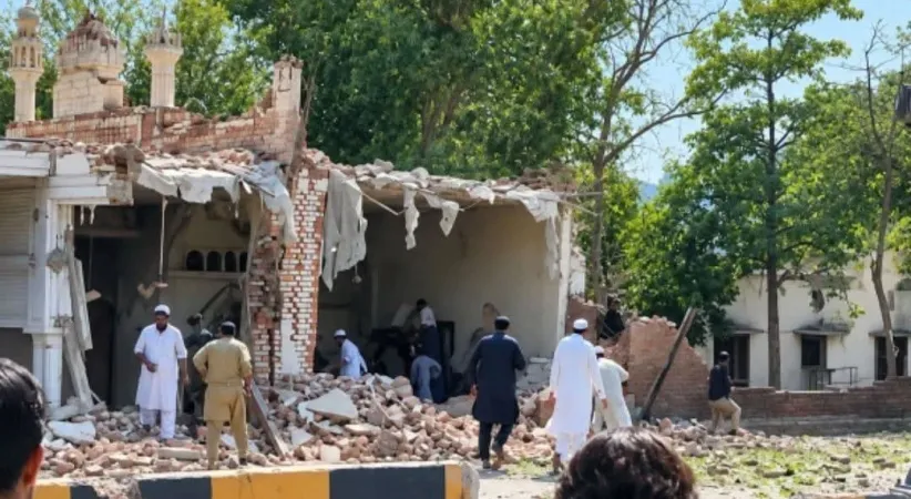 Pakistan'da bombalı saldırı: 15 ölü, 50'den fazla yaralı