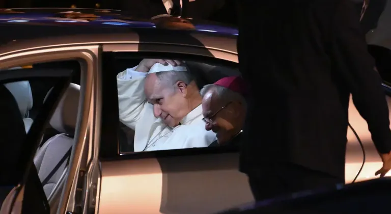 Papa 14. Leo İstanbul’da konaklayacağı Saint Esprit Katedrali’ne geldi