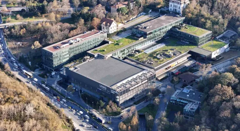 Papa 14. Leo’nun ayine katılacağı Volkswagen Arena’da hazırlıklar sürüyor