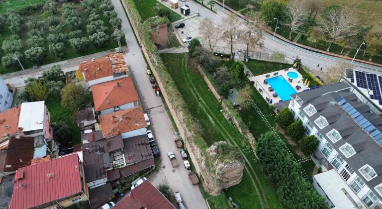 İznik'te Papa'nın ziyaret ettiği sit alanındaki arsalar değerlendi