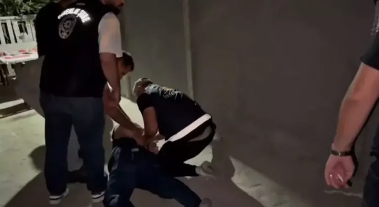 Peygamber Efendimizin karikatürünü yayımlayan Leman Dergisi’ne yönelik soruşturmada 4 gözaltı