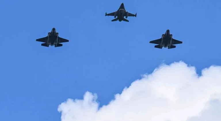 Polonya’nın F-35 savaş uçakları ilk uçuşlarını gerçekleştirdi