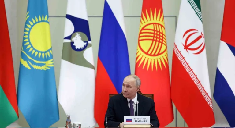 Putin: "Avrasya Ekonomik Birliği, çok kutuplu dünyanın bağımsız ve kendine yeten merkezlerinden biri olarak konumlandı"