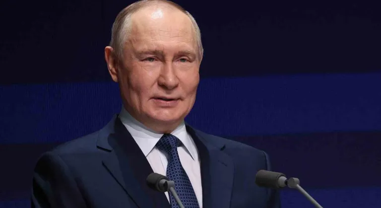 Putin: "Kiev yönetimi Rusya’nın zaferini nasıl resmileştireceğini düşünüyor"