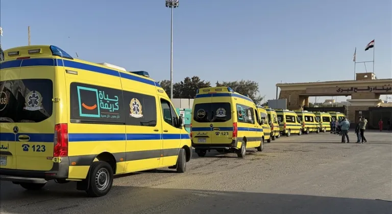 Refah Sınır Kapısı, yaklaşık 2 yılın ardından iki yönlü açıldı