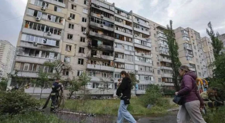 Rus ordusu Kiev’e saldırdı: 15 yaralı