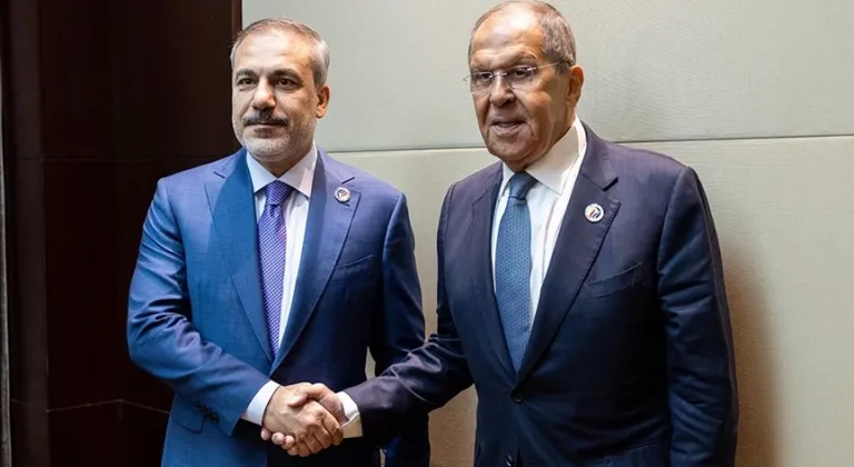 Rusya Dışişleri Bakanı Lavrov: "Avrupa, yeniden Nazi bayrağı benimsedi"