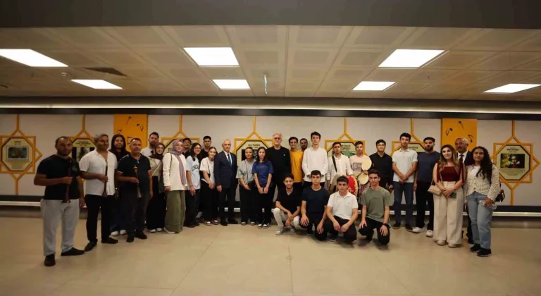 Tamer Karadağlı, Şahinbey'de konservatuar öğrencileriyle bir araya geldi