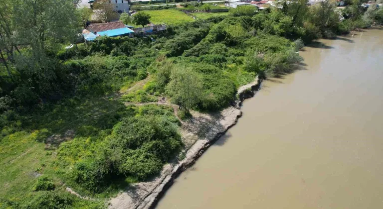 Sakarya’da nehre düşen çocuğu arama çalışmaları bir haftadır sürüyor