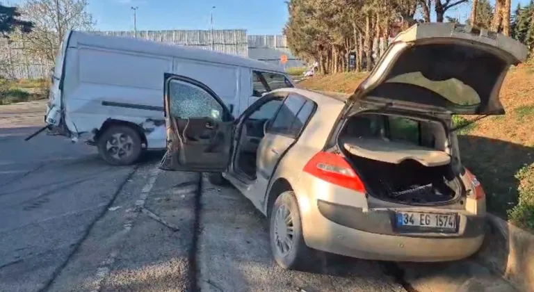 Silivri’de kontrolden çıkan kepçe araçları biçti
