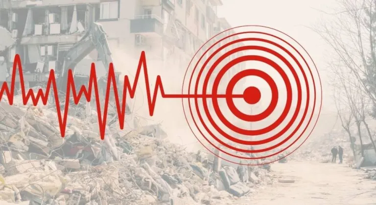 Sındırgı peş peşe depremlerle sarsıldı