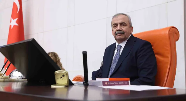 Sırrı Süreyya Önder hayatını kaybetti