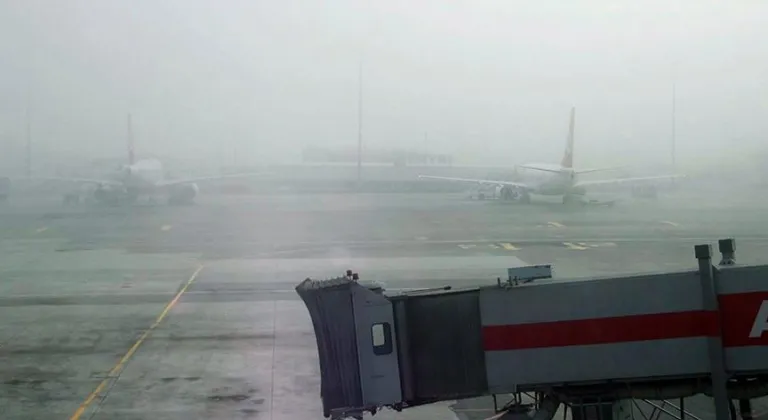 Sis nedeniyle Sabiha Gökçen Havalimanı varışlı 13 uçak İstanbul Havalimanı’na yönlendirildi