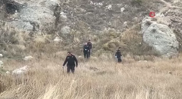 Sivas'ta Boş Arazide Parçalanmış Bebek Cesedi Bulundu