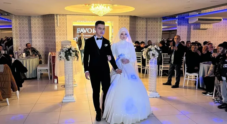 Sosyal medyada gündem olan Kırgızistan Türkü genç dünyaevine girdi