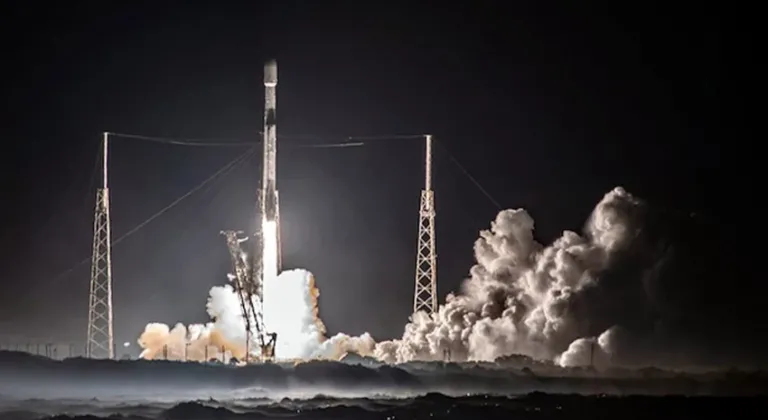 SpaceX, 28 Starlink uydusunu daha yörüngeye gönderdi