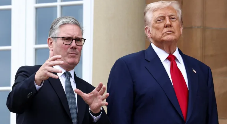 Starmer ve Trump telefonda Hürmüz Boğazı’nın önemini ele aldı