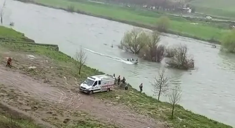 Suda mahsur kalan vatandaşın yardımına AFAD yetişti