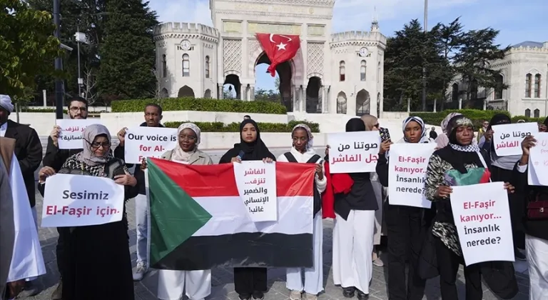 Sudan'daki iç savaşın yol açtığı insani kriz, İstanbul'da protesto edildi