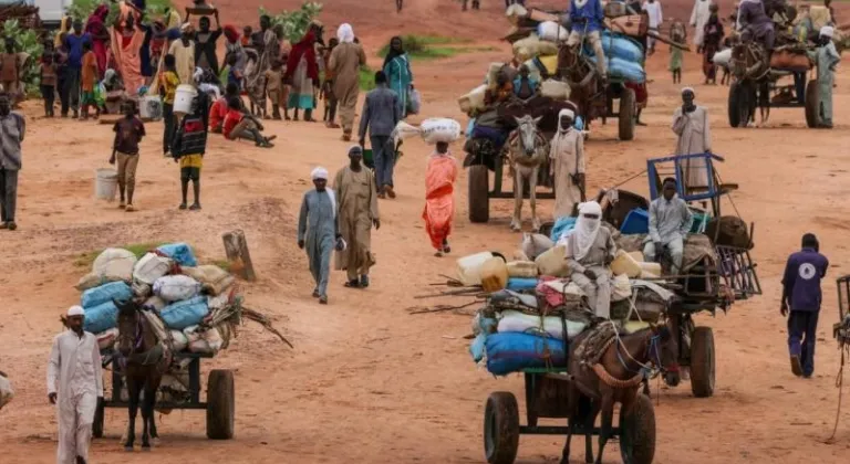 Sudan'ın Faşir şehrinden son günlerde 62 binden fazla kişi yerinden edildi