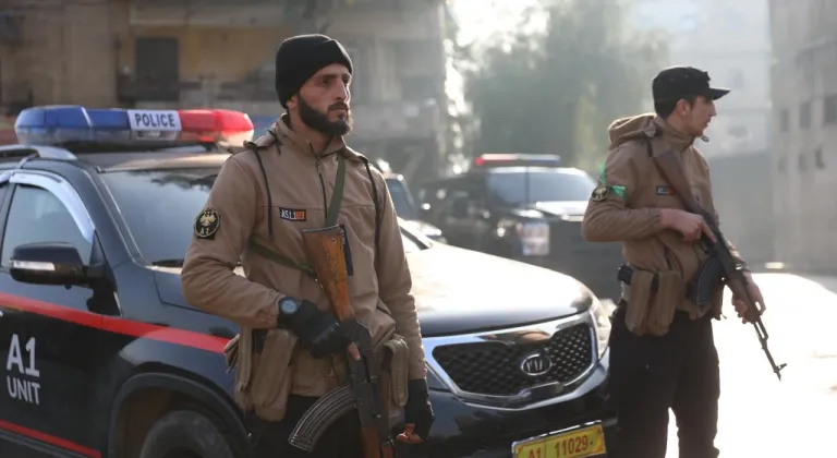 Suriye ordusu: "Halep’teki Şeyh Maksud Mahallesi, terör örgütünden temizlendi"