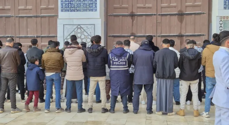 Şam’daki tarihi Emevi Camii’nde bayram namazı kılındı