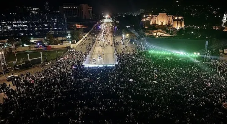 Suriye’de Esad rejiminin düşüşünün yıldönümü coşkuyla kutlandı