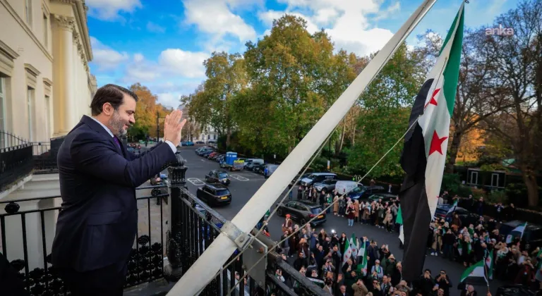 Suriye’nin Londra Büyükelçiliği 13 yıl sonra yeniden açıldı