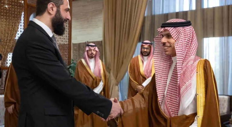 Suudi Arabistan ve Katar’dan Suriye’deki devlet çalışanlarına mali destek