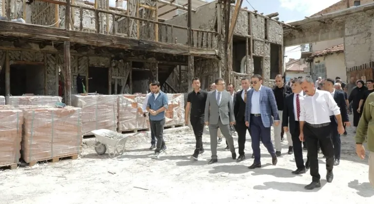 Kütahya'daki tarihi Emet Hanı’nda restorasyon çalışmaları devam ediyor