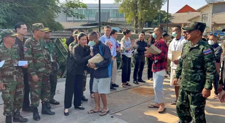 Tayland, ateşkes kapsamında 18 Kamboçyalı askeri serbest bıraktı
